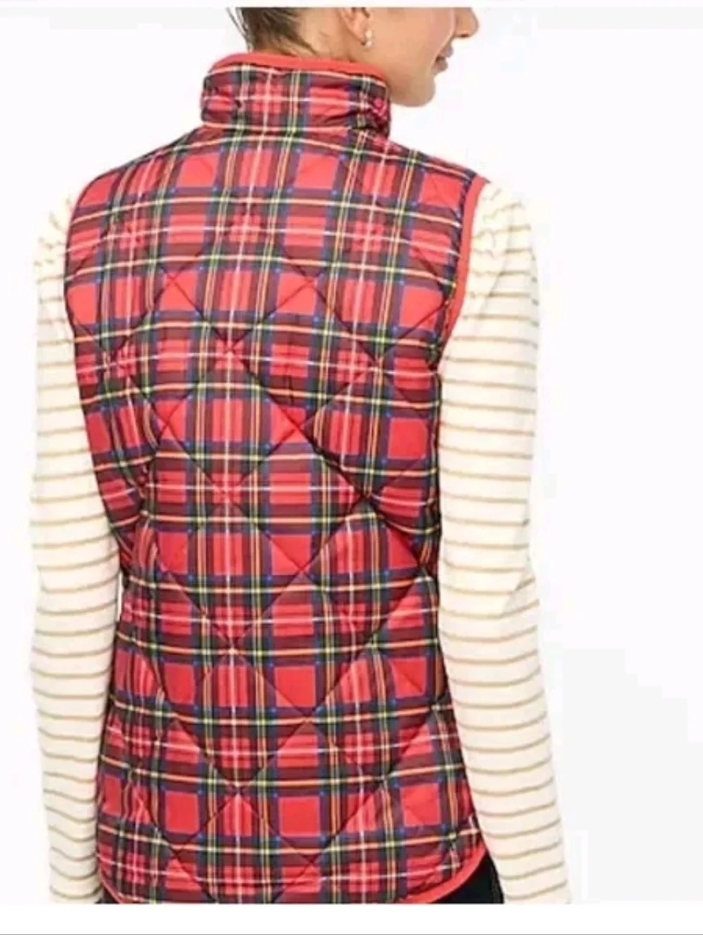 J Crew BM367 NWT Size M Festive Red Tartan Plaid Puffer Vest w/ Snap Pockets